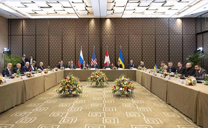 На фото: трехсторонние переговоры между Украиной, Соединенными Штатами и Россией в Женеве