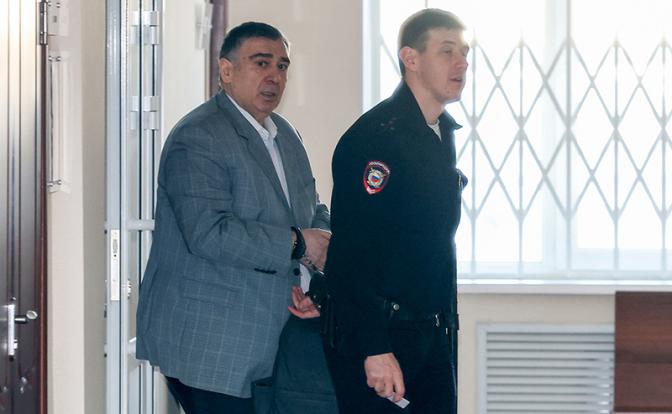 На фото: бывший лидер азербайджанской диаспоры на Урале Шахин Шыхлински перед началом рассмотрения уголовного дела