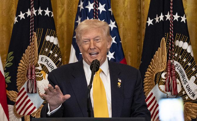 На фото: президент Соединенных Штатов Дональд Трамп