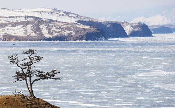 Трагедия на Байкале: «буханка» с китайскими туристами провалилась под лед — погибли восемь человек