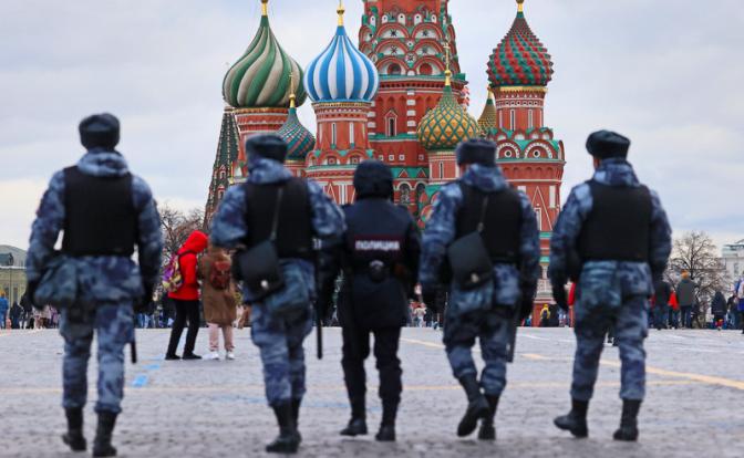 Куда уходят сотрудники из МВД - не знает никто. В бандиты не берут, ЧОПов на всех не наберешься