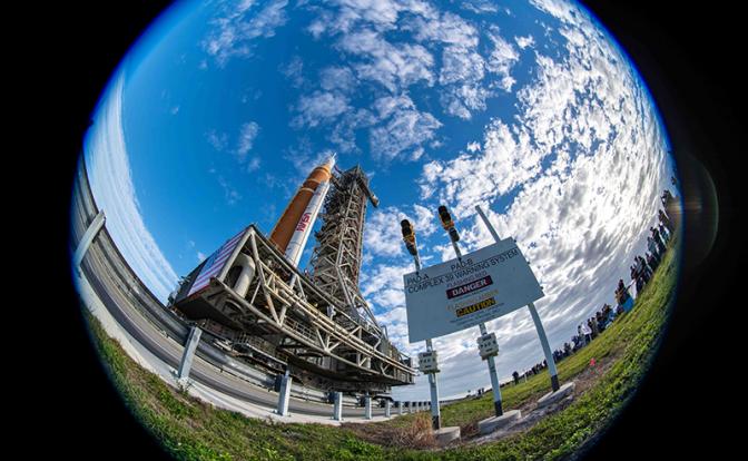 Лунная миссия Artemis II стартует в марте, на американском «Орионе» не будет нашего космонавта. Будет на китайском?