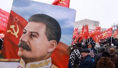 Бюст Сталина расколол жителей Екатеринбурга, даже не появившись