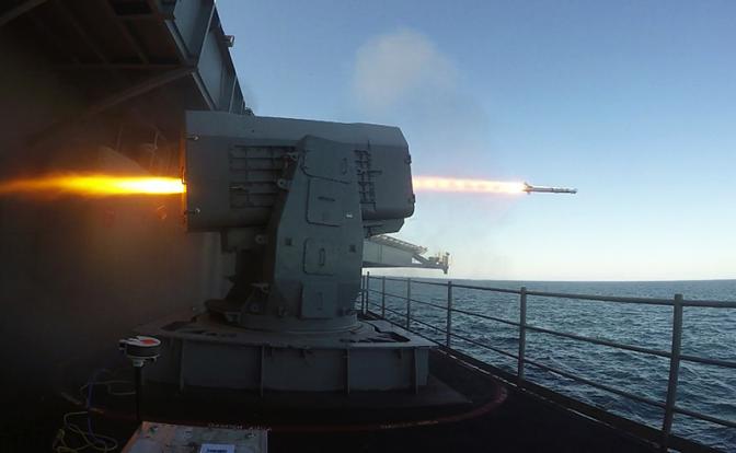 Александр Зимовский: Авианосец USS Abraham Lincoln отразил 4 ракеты. У Ирана их еще около 3000, разных