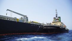 Иран огрызается: Ормузский пролив – зона паники, нефтетрейдеры уже пережили невиданный удар по карману