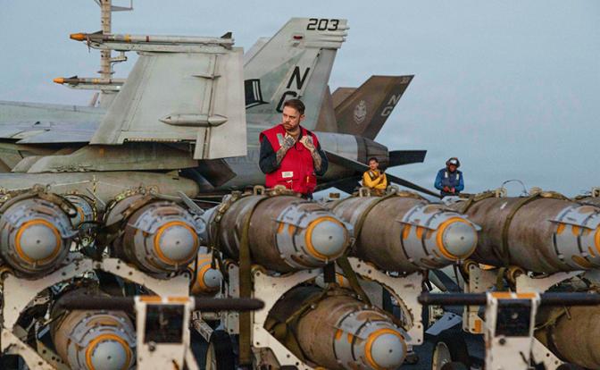 «Ну не так же грубо!»: Евросоюз не любит аятолл, но морщит носик от оголтелости США и Израиля