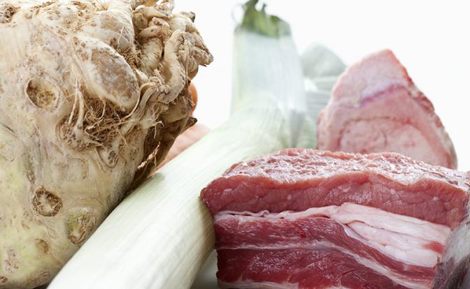 Ученые нашли элемент, который смягчает вред жирной пищи для давления