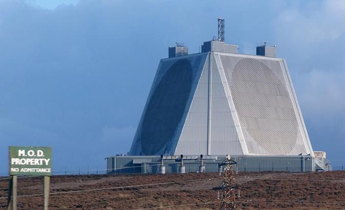 На фото: РЛС «Файлингдейлс» (AN/FPS-132).