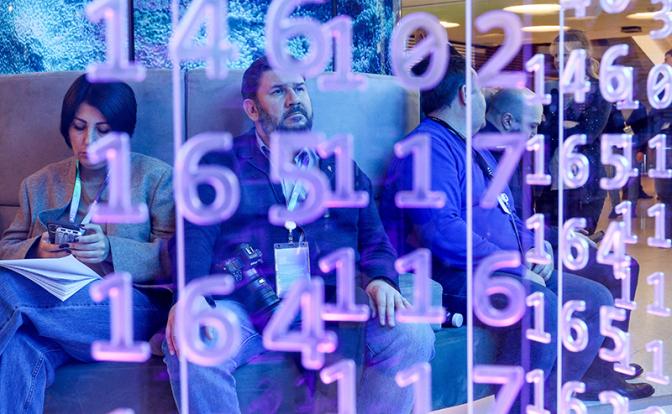 "Мелкое недоразумение": Минцифры отказалось вносить нейросеть Сбера в реестр отечественного ПО