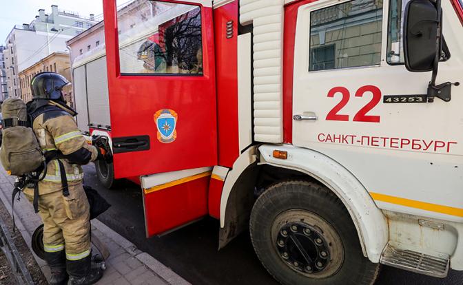 В Ленобласти горел завод: погиб мужчина