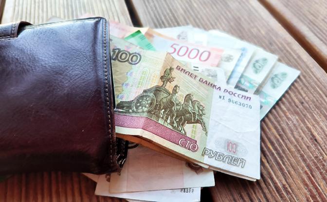 «Врут как дышат». Средняя зарплата в России за месяц выросла на 40 тысяч - до 138 тыс. рублей. Кто поверит?