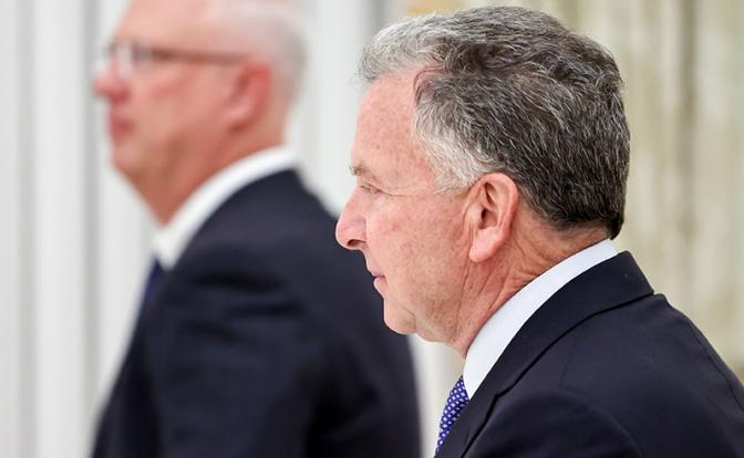 На фото: спецпосланник президента США Стивен Уиткофф (на первом плане)