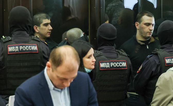 На фото: обвиняемые в зале Апелляционного корпуса Московского городского суда во время оглашения приговора 19 фигурантам уголовного дела о теракте в концертном зале "Крокус Сити Холл".