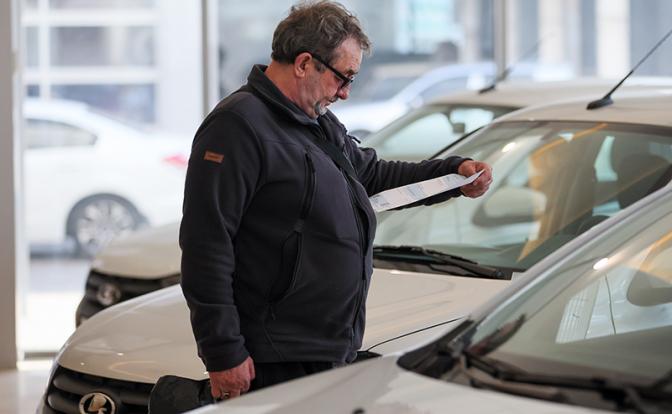 Автомобильный тупик: среднестатистическая машина продается по цене «двушки»