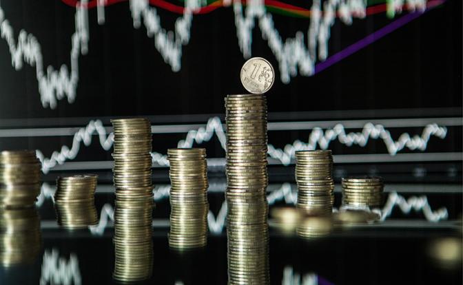 За март доллар подорожал на 4 рубля! Что за этим стоит и что будет дальше