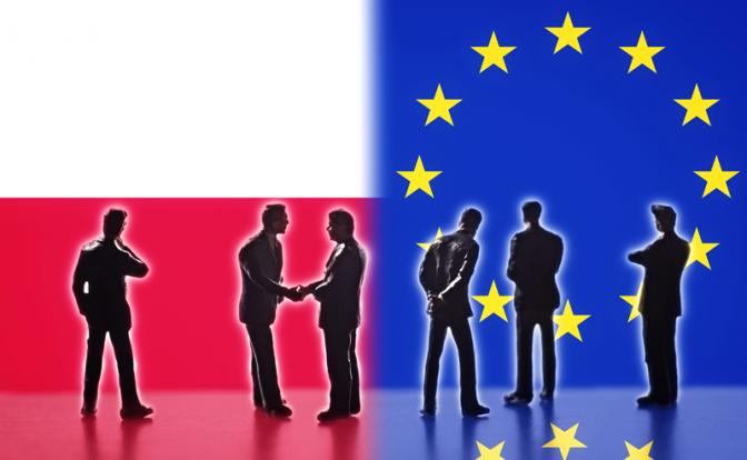 Polexit: Зачем "маленький Дональд" натягивает евросову на польский глобус