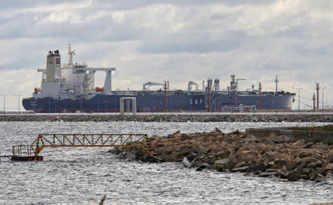 СМИ сообщили, что Иран зарабатывает сотни миллионов в день на нефти