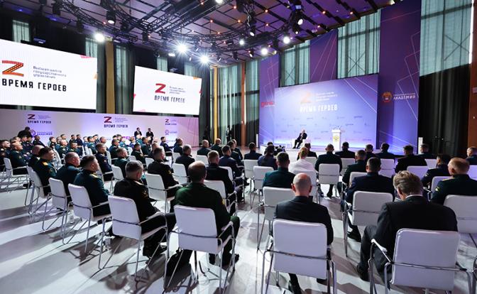 От Ленина и Сталина до «Времени героев»: Олимп власти манит многих. Не у всех получается