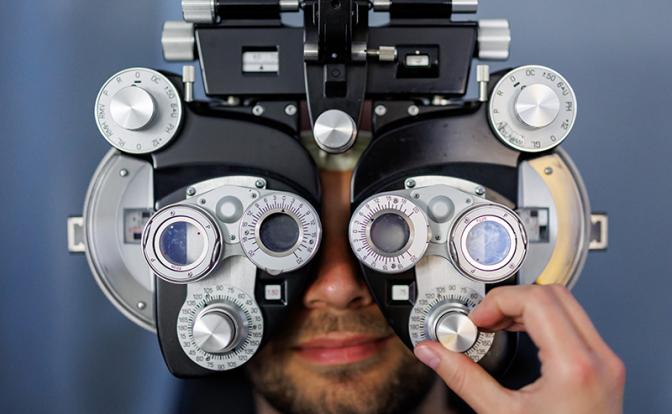 Эксперт назвал главные симптомы перед потерей зрения