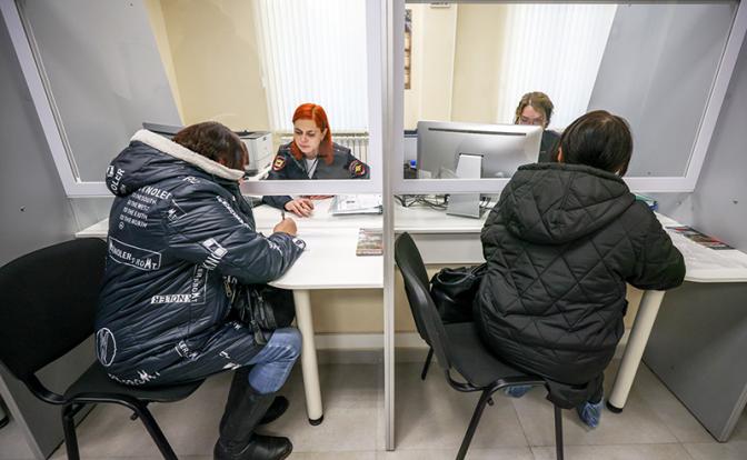 От 358 и от 717 тыс. рублей в месяц: Правительство установило зарплатный минимум для спецов-мигрантов