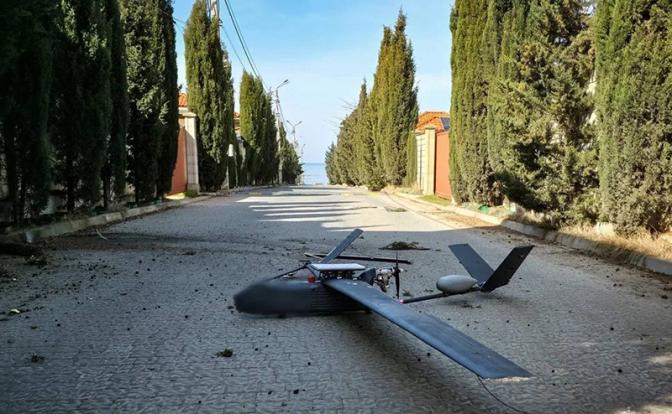 Прилет после праздника: По Севастополю бьют украинские дроны с американским «Старлинком»