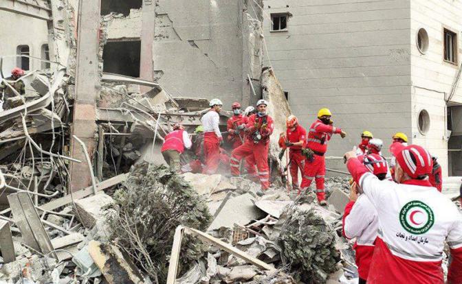 Даже до Трампа дошло, что высадка морпехов в Иране – позорная смерть и для него. Но судьба выхода не оставила