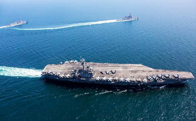 На фото: авианосец «Авраам Линкольн»