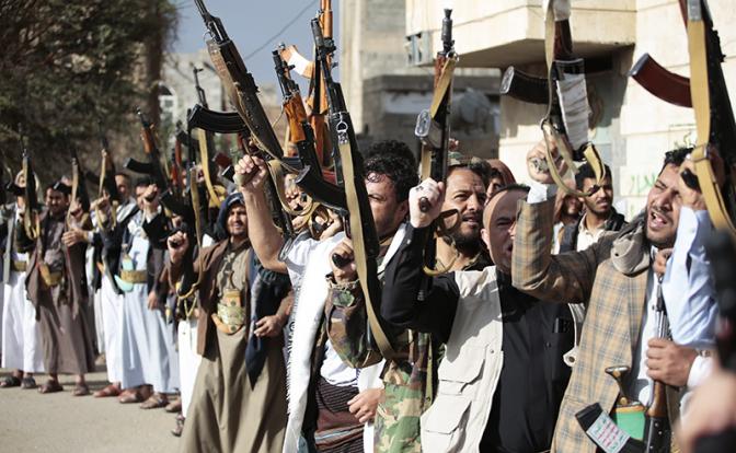 Иран добрался еще до одного пролива: Хуситы вступают в войну, блокируя путь к Суэцкому каналу