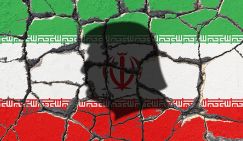 Отступил из-за страха: Иран ответил на решение Трампа отложить удары