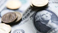 Курс доллара резко упал на старте недели: что ждет рубль дальше?