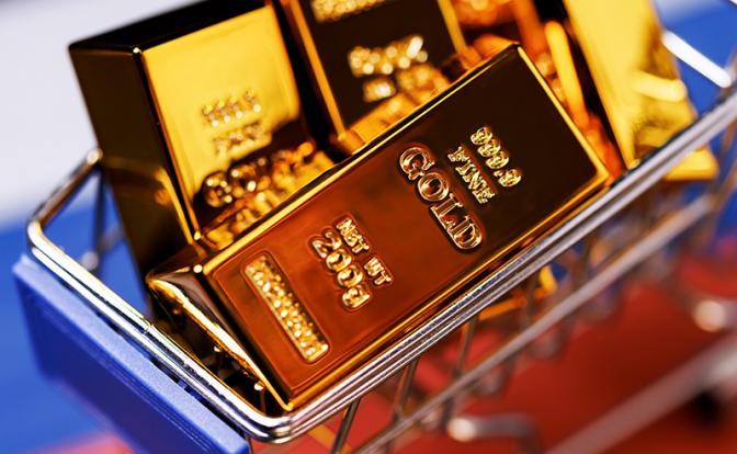 Что бы это значило: Россия продает золото из своих резервов тоннами, получили денег, как от нефти