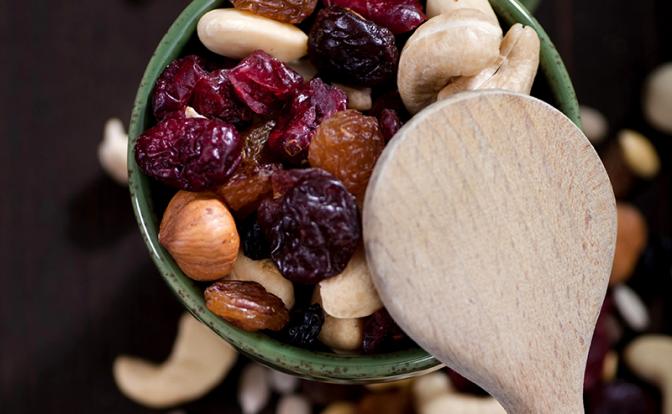 Диетолог Гинзбург перечислил продукты, делающие человека счастливым