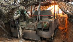 Клещи вокруг Орехова сжимаются, для обороны фортецi Сырский набирает “крепостных”