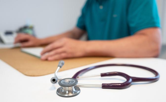 Онколог назвал простые, но эффективные способы профилактики рака