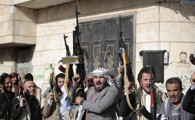 Хуситы переименуют Баб-эль-Мандеб во "Врата политической смерти Дональда"