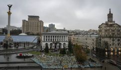 Похоже, в Киеве уже озаботились строительством группового мавзолея для Зеленского