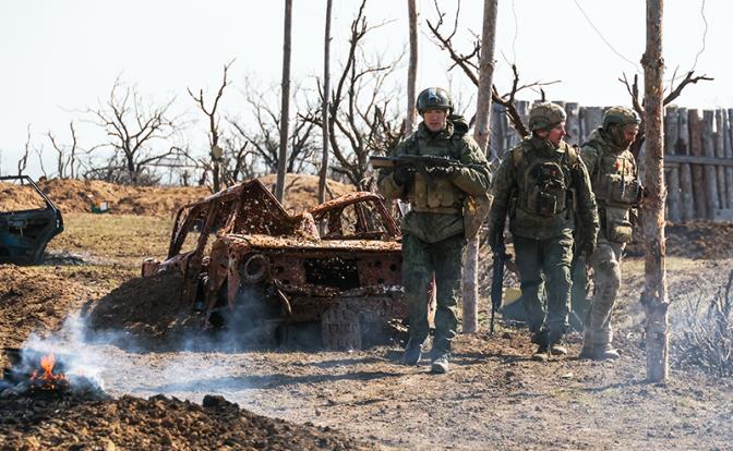 "Руки в гору!": «Барон» и «Монгол» с берегов Амура взяли 6 побратимов. Киев «включил Голливуд», который нравится Зеленскому