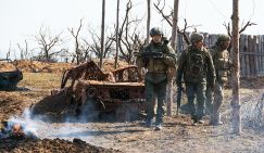 "Руки в гору!": «Барон» и «Монгол» с берегов Амура взяли 6 побратимов. Киев «включил Голливуд», который нравится Зеленскому