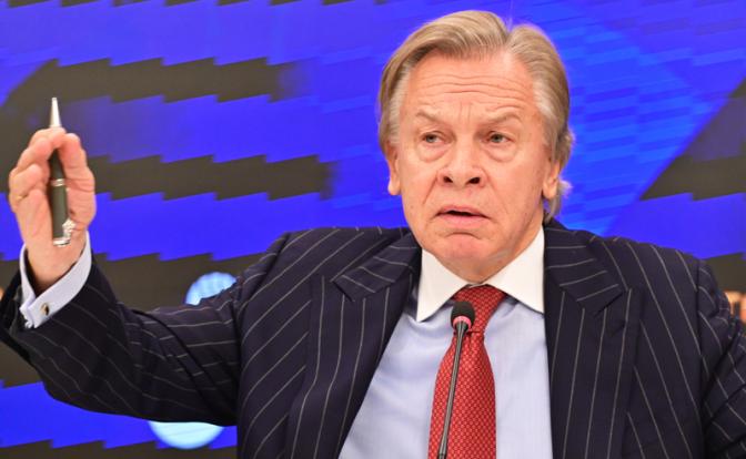 На фото: член конституционного комитета Совфеда Алексей Пушков.