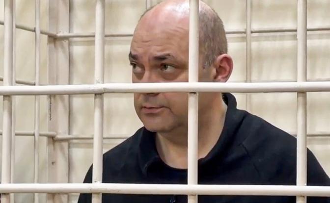 На фото: экс-губернатор Курской области Алексей Смирнов во время рассмотрения дела о двух эпизодах взятки в Ленинском районном суде.