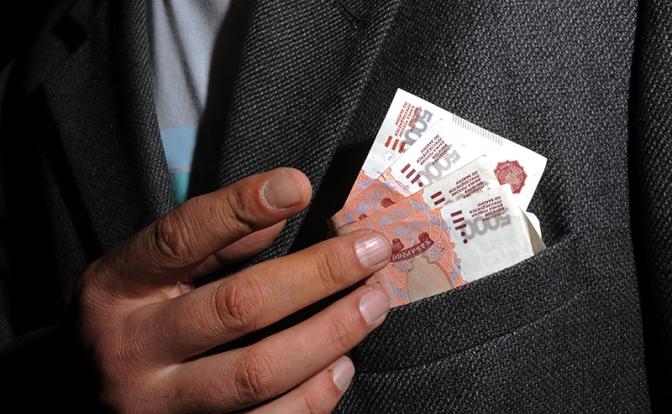 «Непобедимо»: Аграновский о попытках борьбы с взяточничеством при капитализме