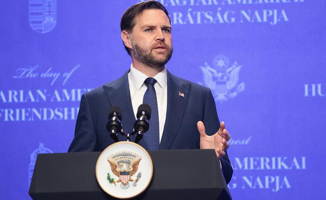 На фото: вице-президент США Джей Ди Вэнс