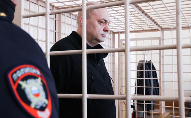 На фото: экс-губернатор Курской области Алексей Смирнов во время рассмотрения дела о двух эпизодах взятки в Ленинском районном суде.