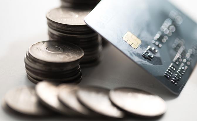 «Бесплатные» деньги с кредитки: "Я думала, что финансово подкованная, а оказалось, что влипла..."