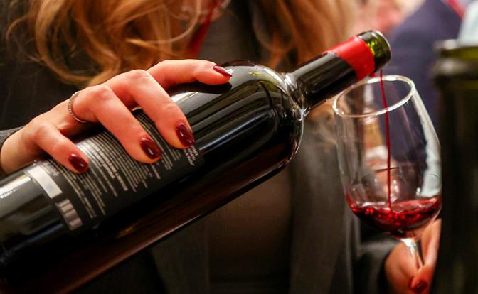 Ученые назвали неожиданную причину повышенной тяги к алкоголю