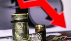 Курс доллара падает, нефть растет после провала переговоров и новой блокады Ормузского пролива