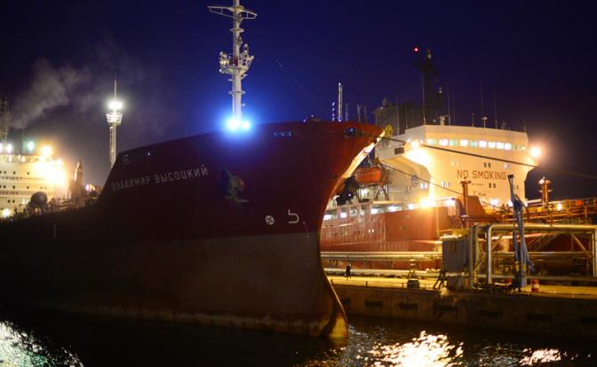 На фото: вид на морской нефтеналивной терминал в Приморском крае.