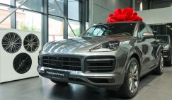 В погоне за роскошью. Российские владельцы Porsche и Rolls-Royce уходят в отрыв от реальности