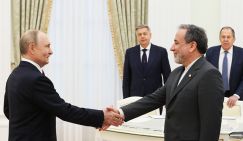 Арагчи и Путин возвращают Трампа к разбитому корыту