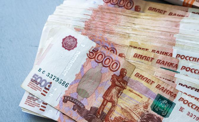 Средняя зарплата российских руководителей выросла до 178 тысяч рублей, увеличившись за десять лет почти втрое